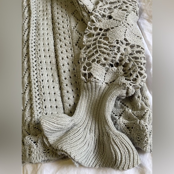 Light Gray Crochet Sleeve Cable Knit Women’s Sweater - Picture 6 of 14